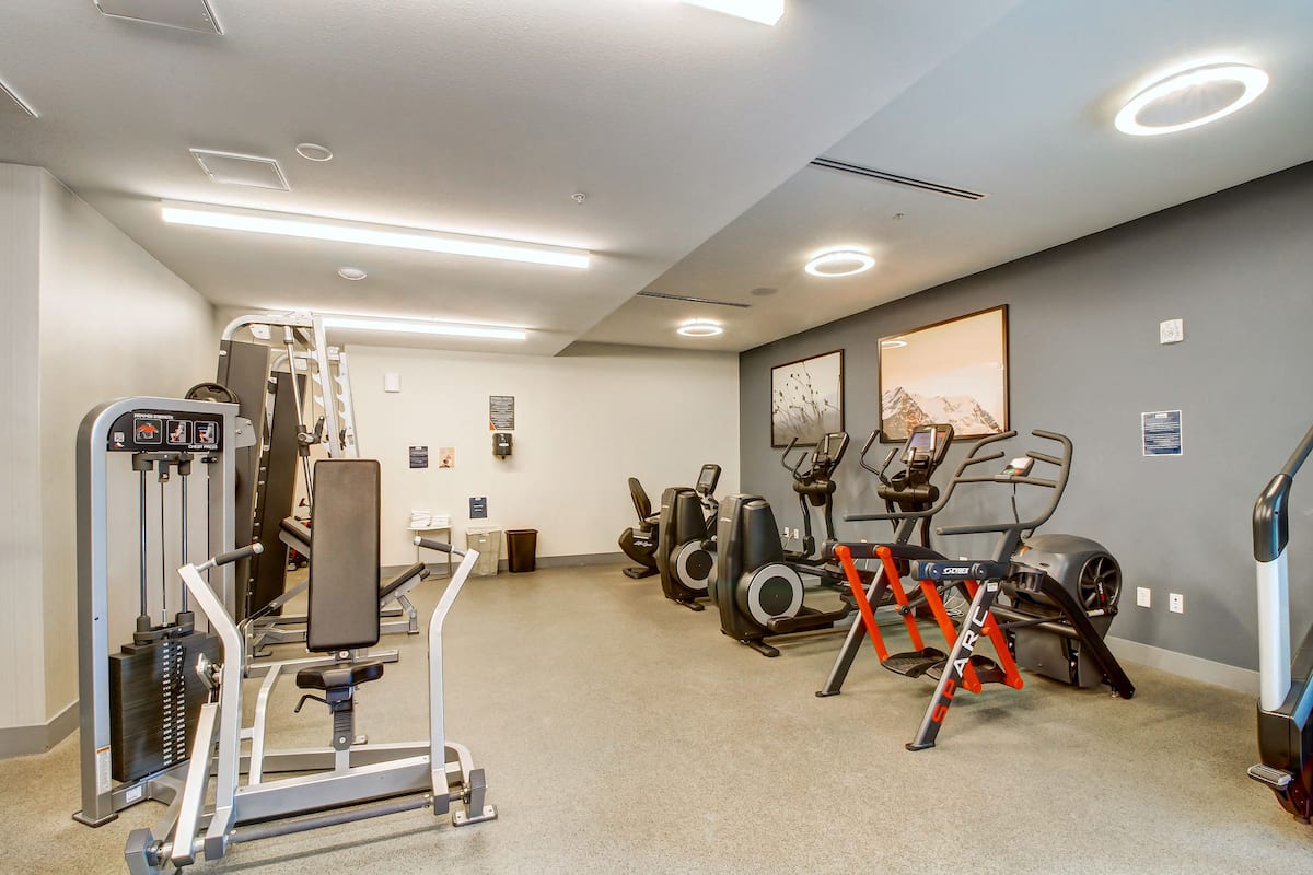 RGVtYW5kUGljdHVyZToyNDE5NzkxNzkx