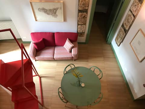 Annuncio Airbnb popolare: The Houses of the Shipowner - Casa Piazzetta Tavola Tonda a Palermo