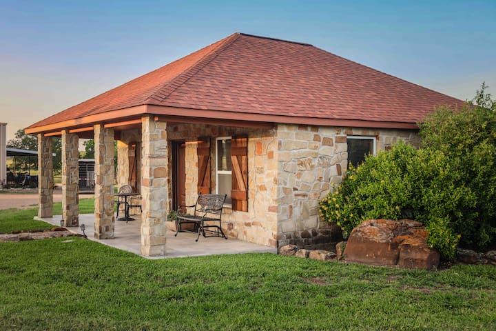 Garden Cottage Rockin Star Ranch July 21 Brenham Texas Tx Usa 1 Bedroom 1 Bathroom