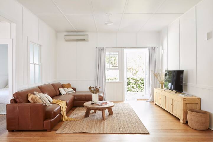 Paradiso Property Byron Beach House w heated pool gallery image 2