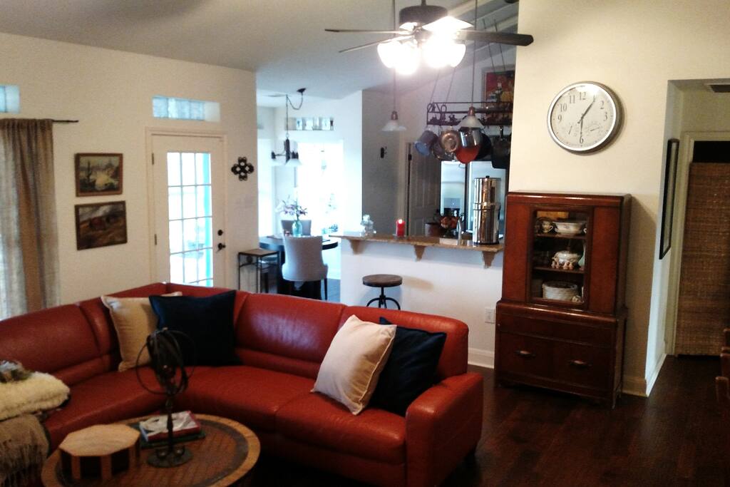 If one of the 5 beds is full, you can stretch out on the couch...