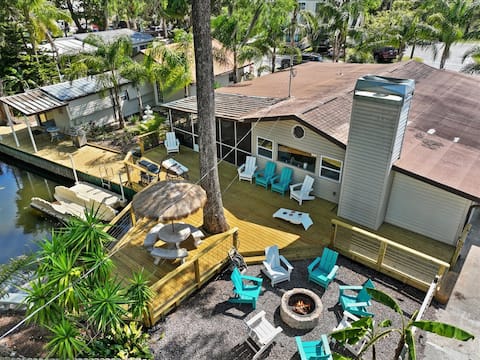 NEW! Weeki Oasis: Sleeps 14, 5BR 3B, walk to beach