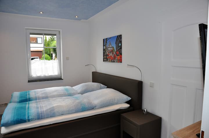 Schlafzimmer 1/Bedroom 1