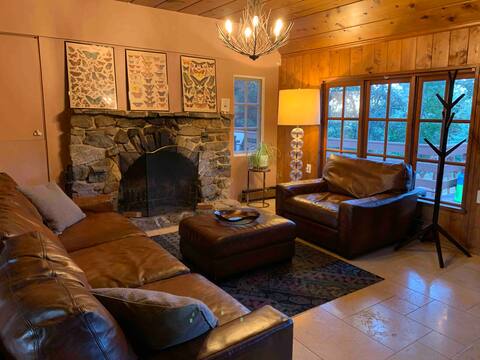 Family-Friends-Pets all Welcome @ Carnick Cabin