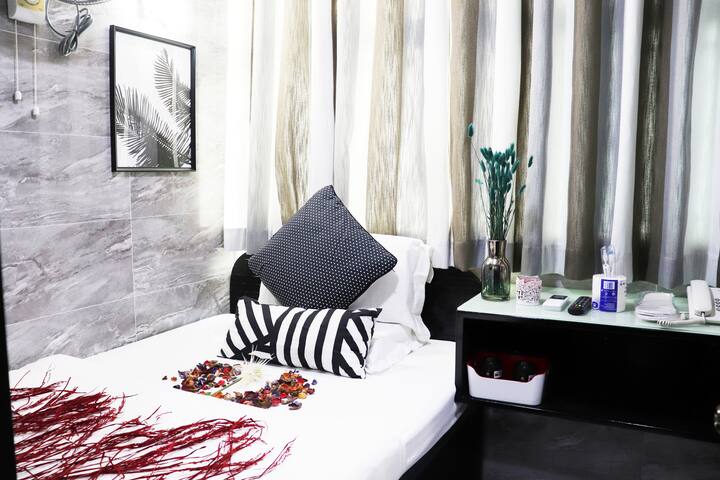 Deluxe Double Room with City View #5