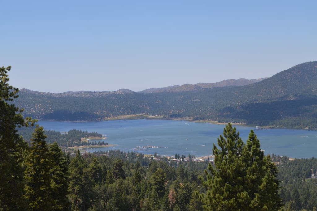Beautiful Big Bear Lake less than 10 minutes away