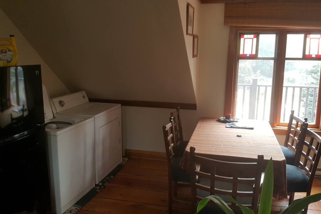 Laundry/dining