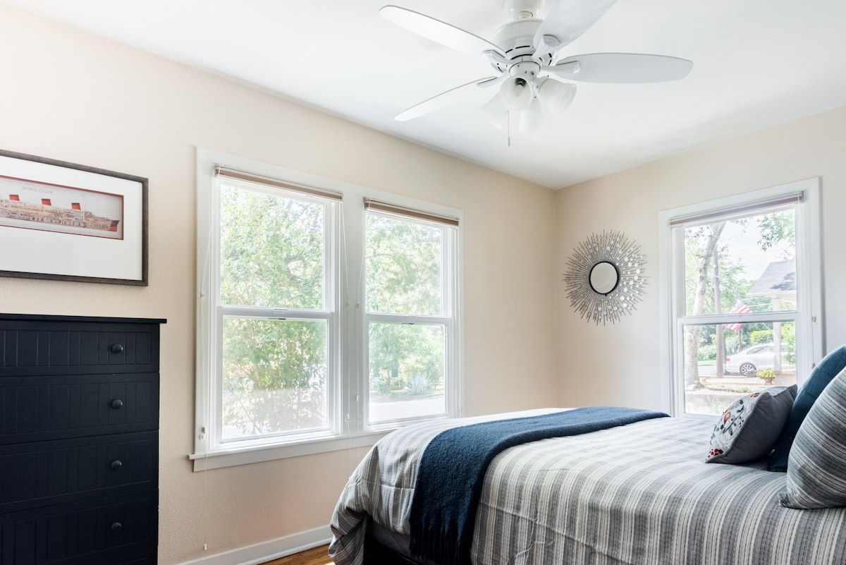 A Modern Spin on a Cozy '50s Home in Bouldin Creek