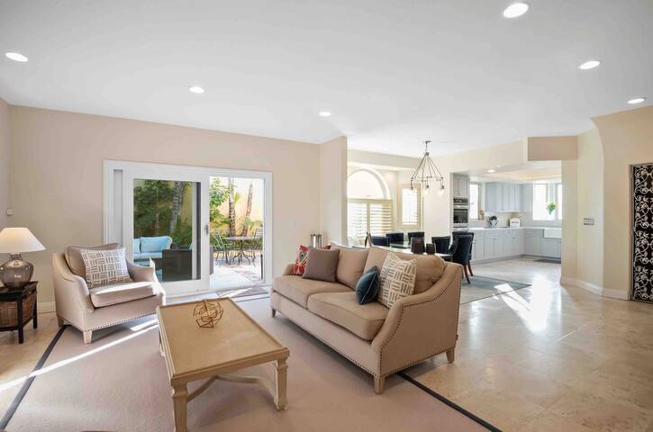 Gorgeous 4-bedroom villa close to beach