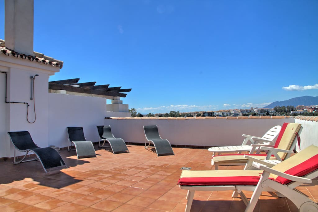 Great roof top terrace with sun loungers and great views