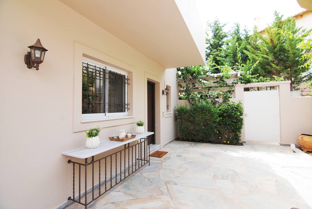 Entrance_Pentathlon Villa 2