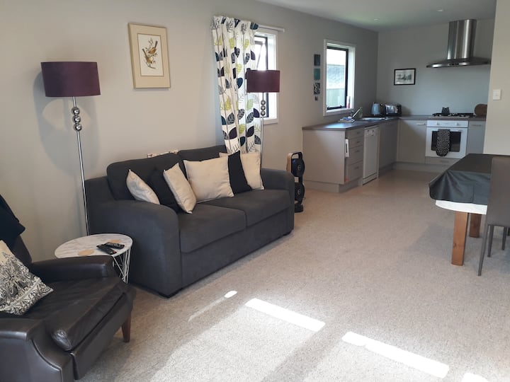 Self-contained 1 Bedroom Comfy Flat In Taradale - Napier