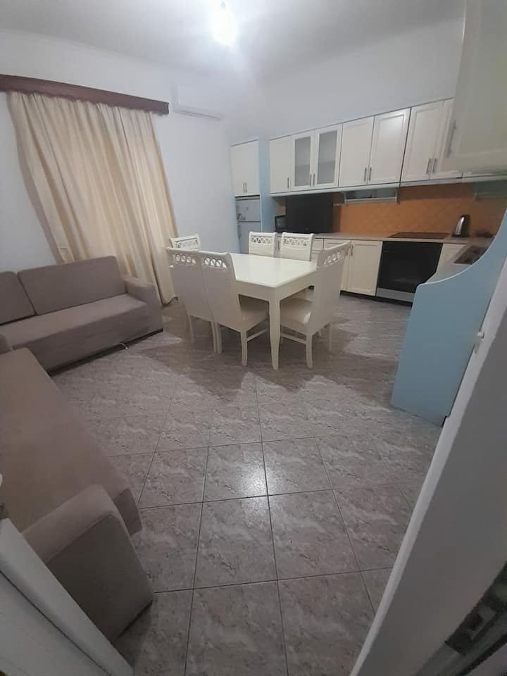 Amazing Villa!8 Persons!garden View!free Parking! - Ksamil