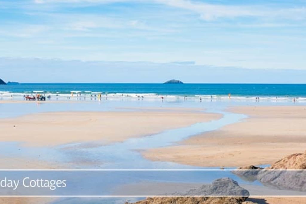 Polzeath Beach 100 meters level walk