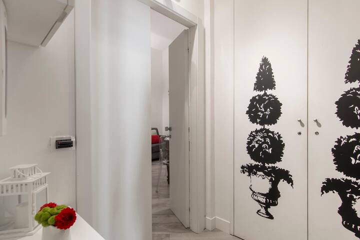 Elegante Appartamento Vicino a Campo Dei Fiori gallery image 2