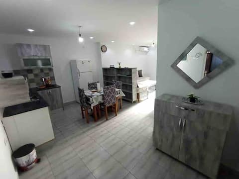Ground floor of a villa  in Les Dahlias -