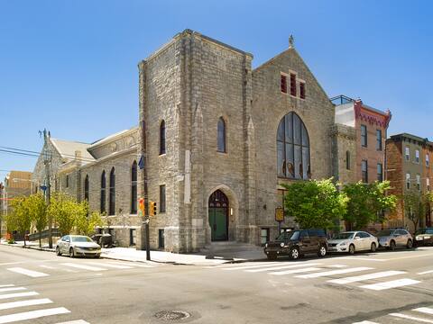 The Deacon in Grad. Hospital Area 8bdr-13 bds-5ba
