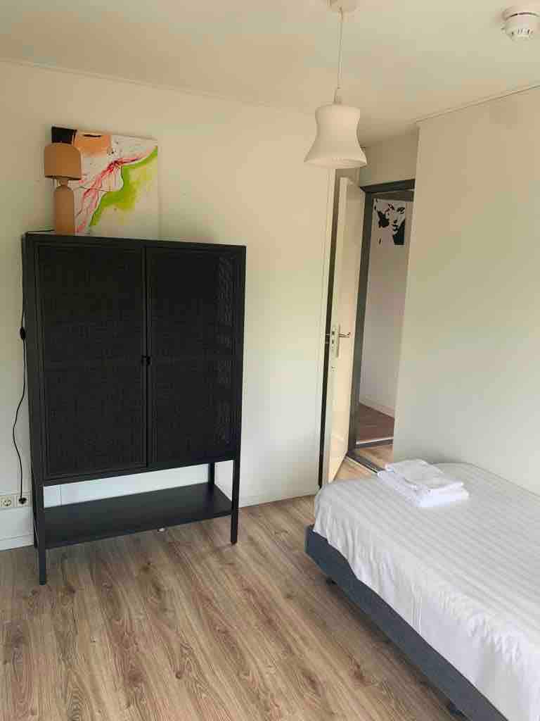 חדר שינה ליחיד 3 (למטה)