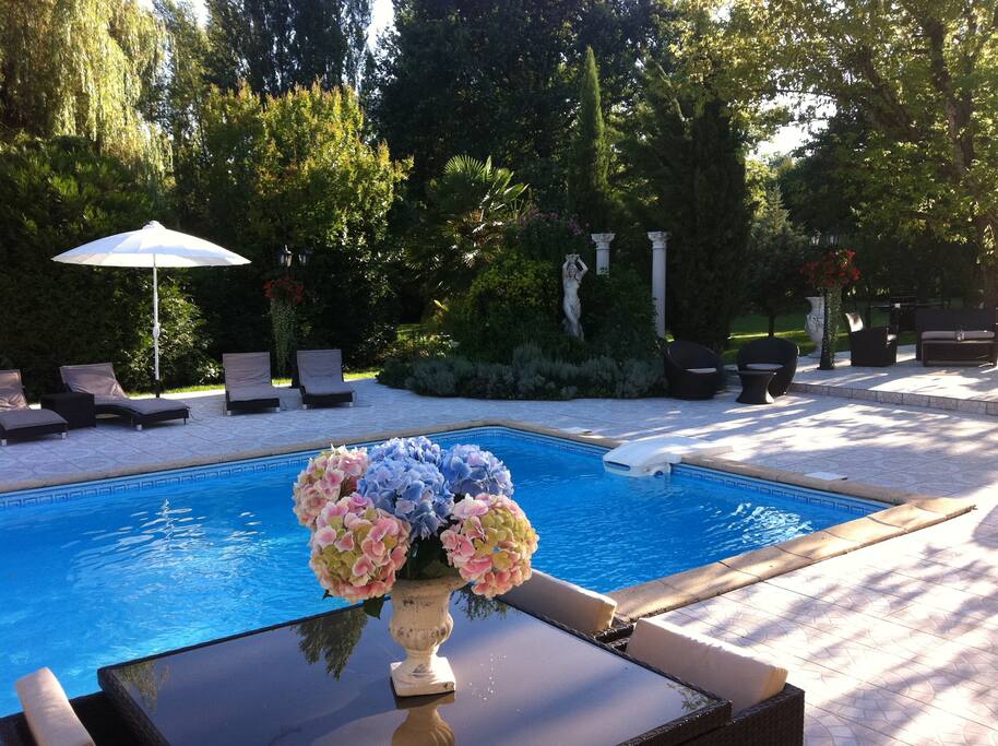 Terrasse et Piscine Commune