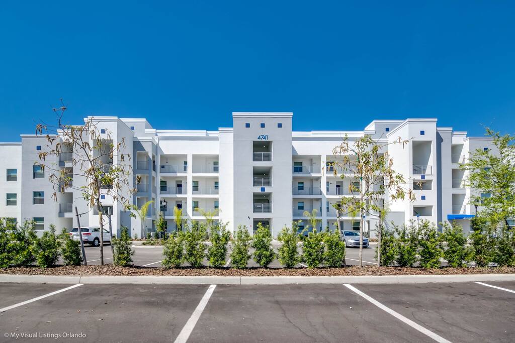4741ClockTowerDr305-1