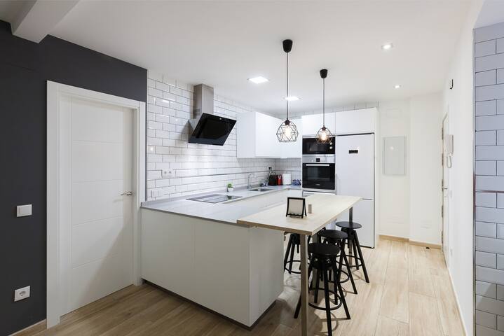 Elegant Apartment 5 Bedrooms City Center gallery image 5