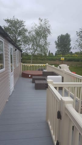 Riverbank Retreat with Hot Tub Tattershall Lakes