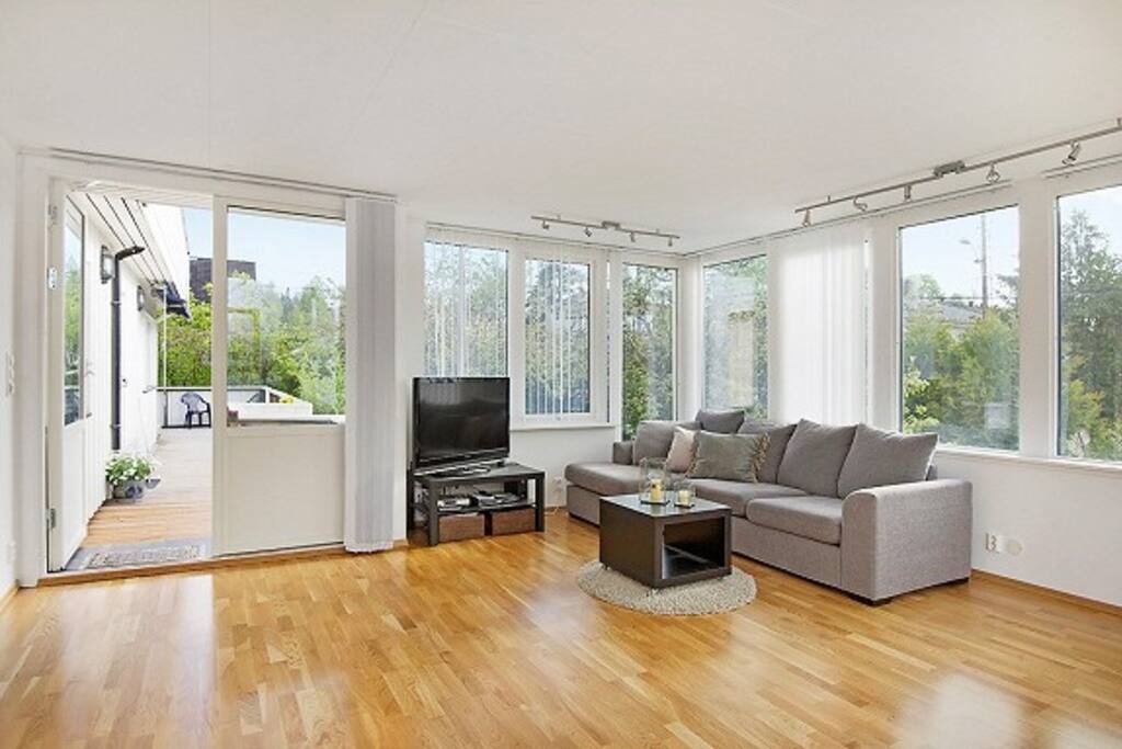 Livingroom and kitchen_3