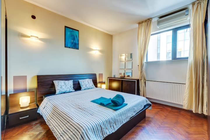 Pohodlná manželská posteľ veľkosti King