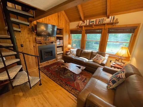 Lucky Bear - Modern Cabin at the Black Bear Resort