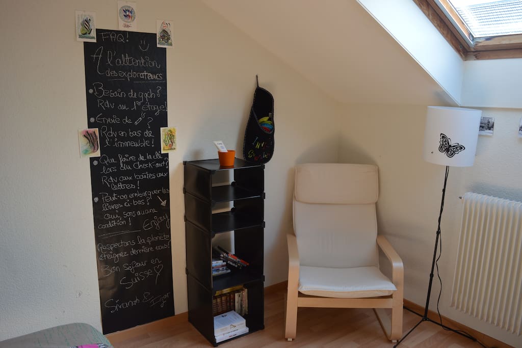 Coin lecture et meuble pour vos affaires