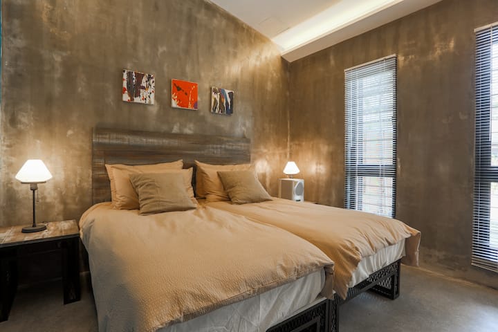 Room 1
