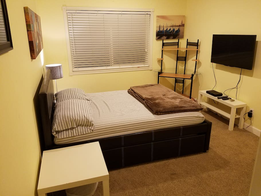 View of the room from the walk in closet