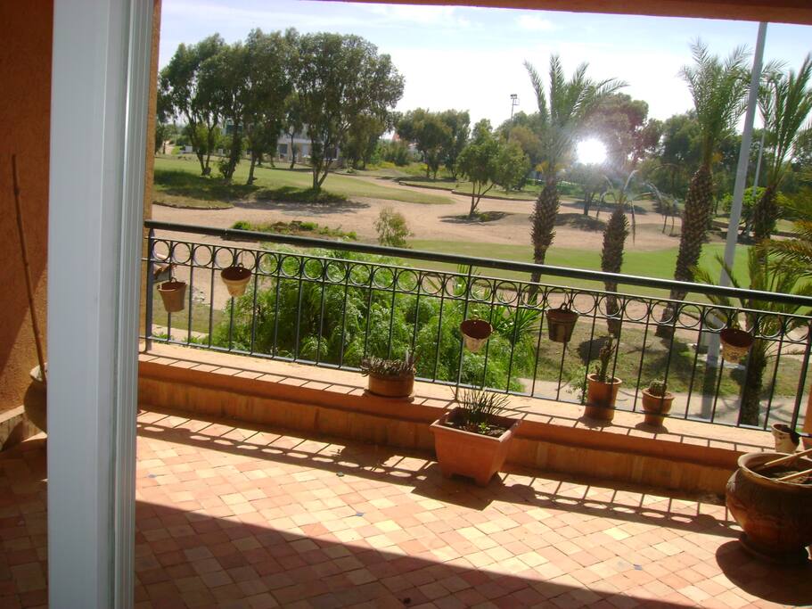 terrasse avec vue sur le golf