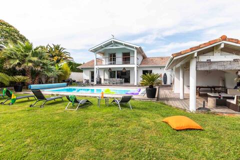 CALIFORNIAN VILLA NEAR BEACHES AND BIARRITZ