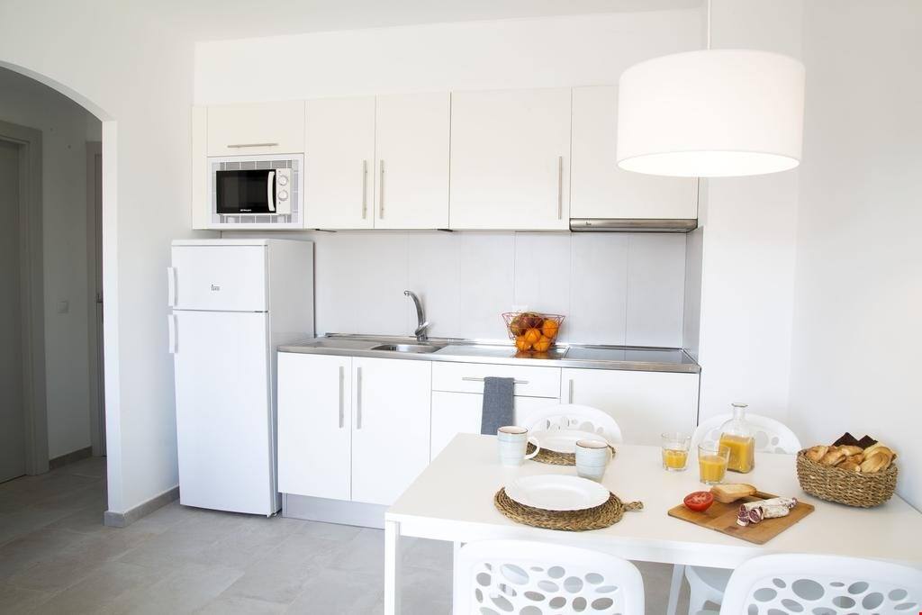 Make a delicious meal in the kitchen with a variety of NEW appliances.