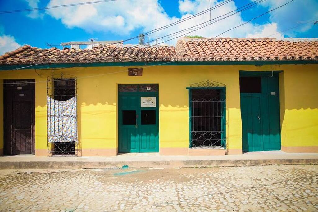 frente de la vivienda