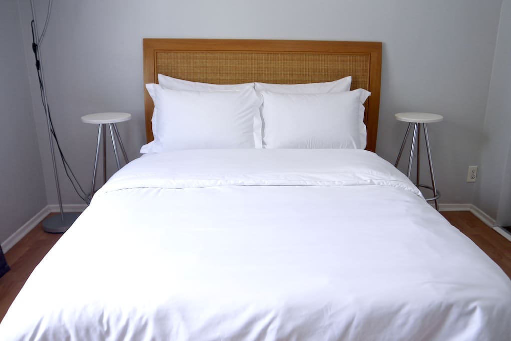 Full sized bed with 2" foam topper. Sheet colors are usually either all white or white & grey.