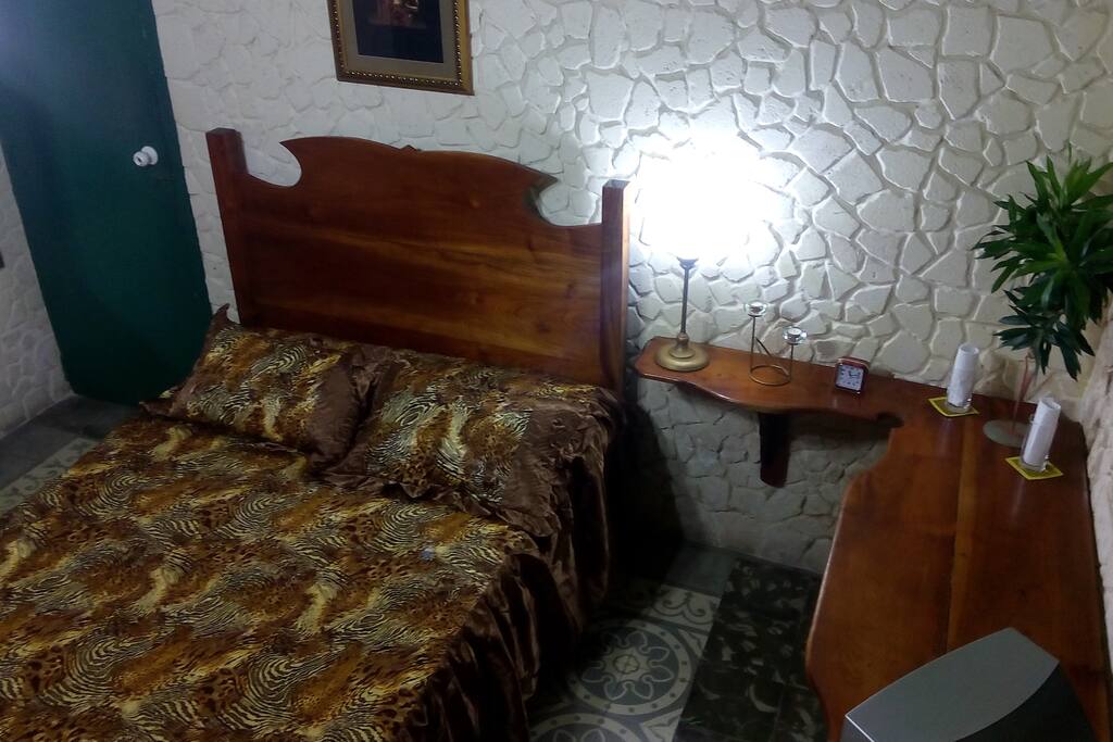 Cama matrimonial, capacidad para 2 huespedes