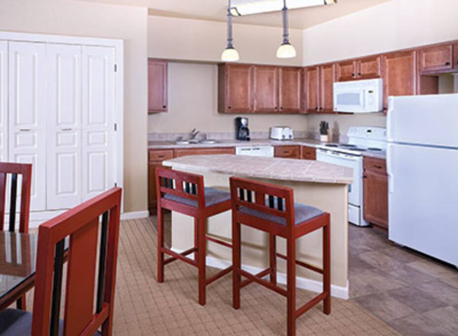This picture does not show the specific unit being rented. The unit rented will be based on which units are available upon check-in. These pictures are meant to show the property and an example of the room style and décor.