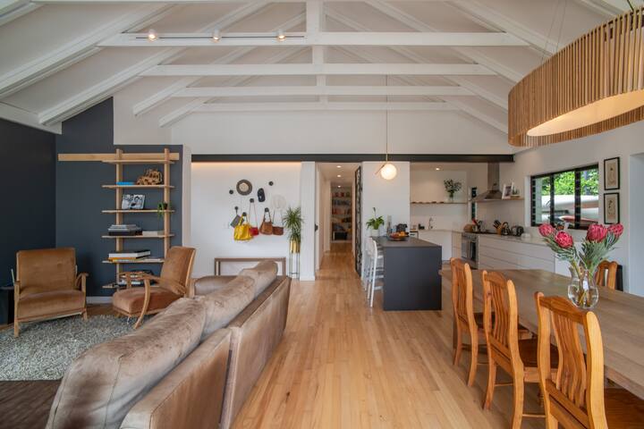 Modern house in Oranjezicht gallery image 4