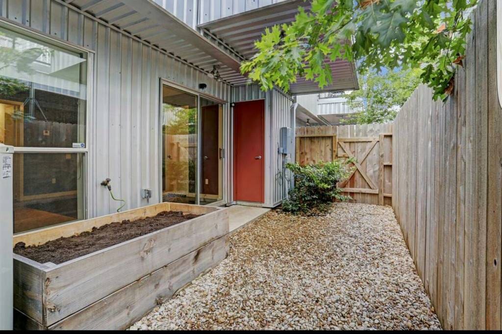 access to gated patio