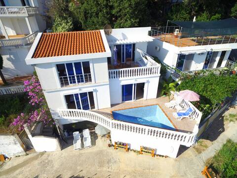 Amazing sea view Villa Natalie with Swimming Pool