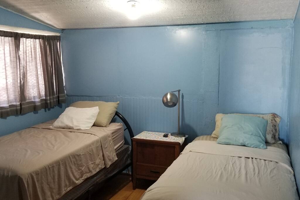 2 singles bed s