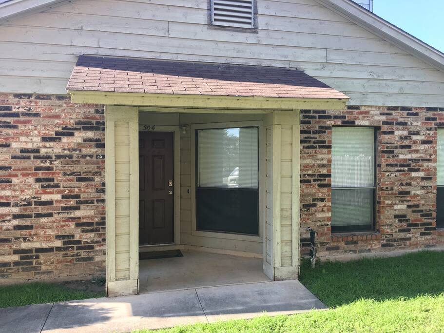 Main entrance with smartlock.