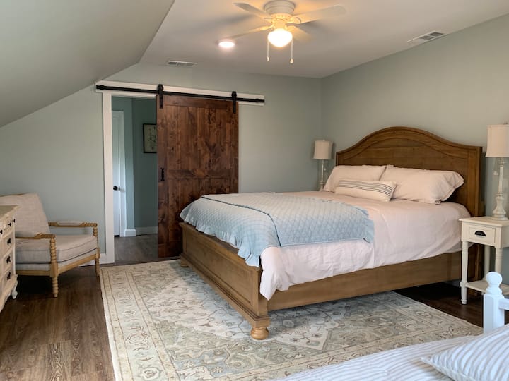 Суперголямо двойно/дневно легло със стая с трюфели