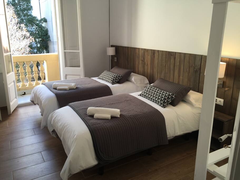 First floor with two single beds, direct acces to the outside balcony. Equipped with ducted air conditioning, fan and tv.