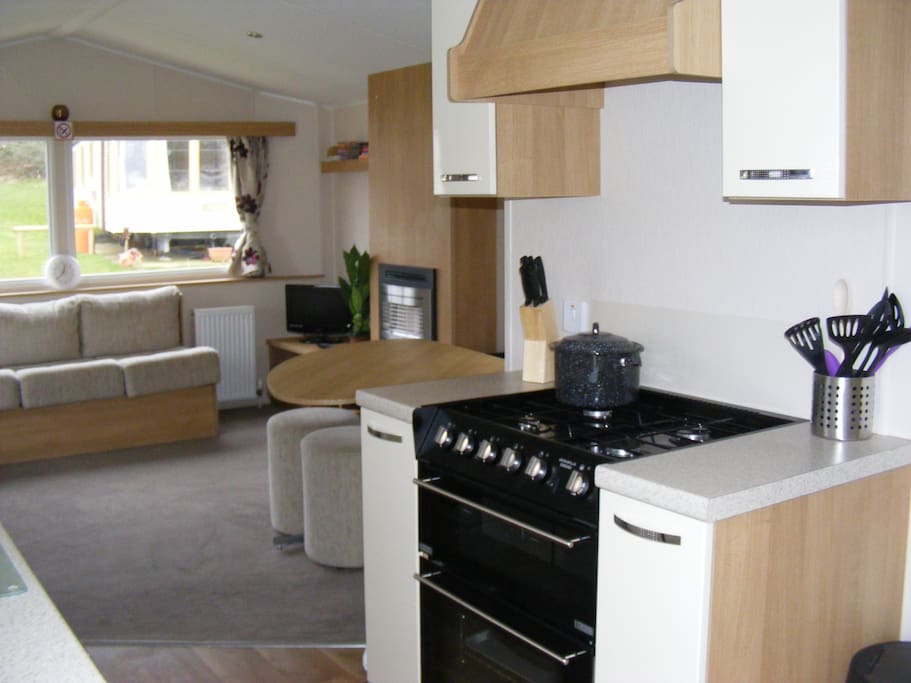 A fully equipped kitchen to cater for upto 8 guests, including cooking utensils, saucepans, baking trays, crockery and cutlery etc..
Gas oven, fridge with ice-box, microwave, kettle & toaster