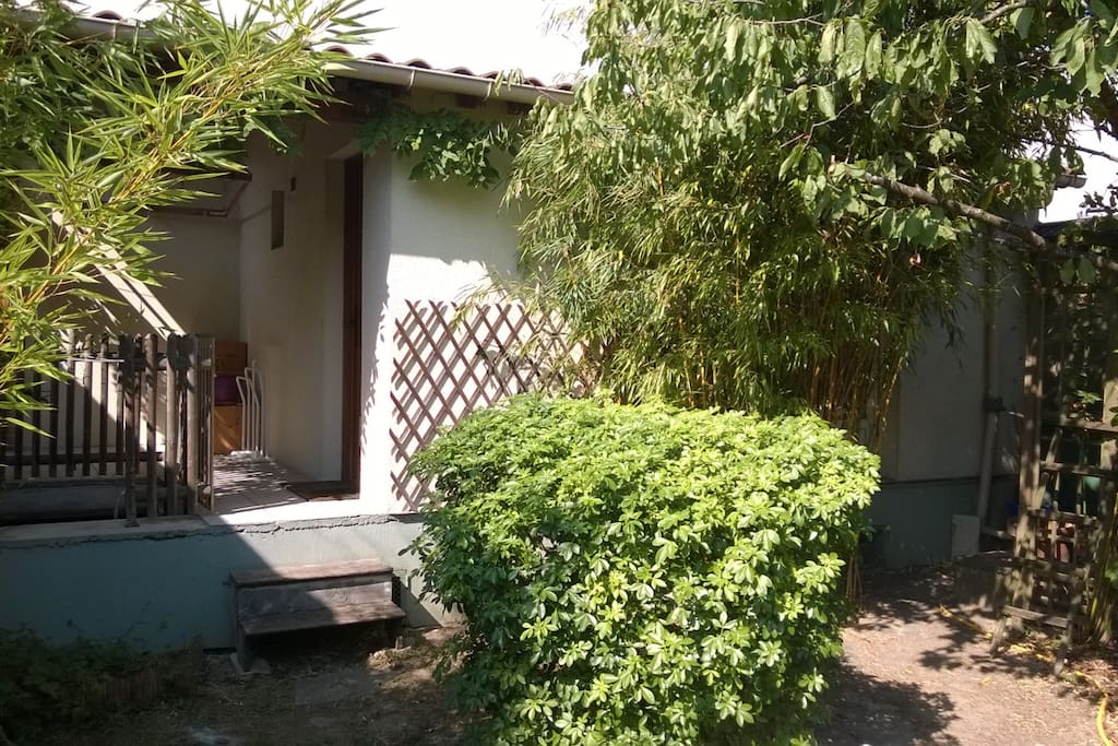 Vue générale au fond du jardin
