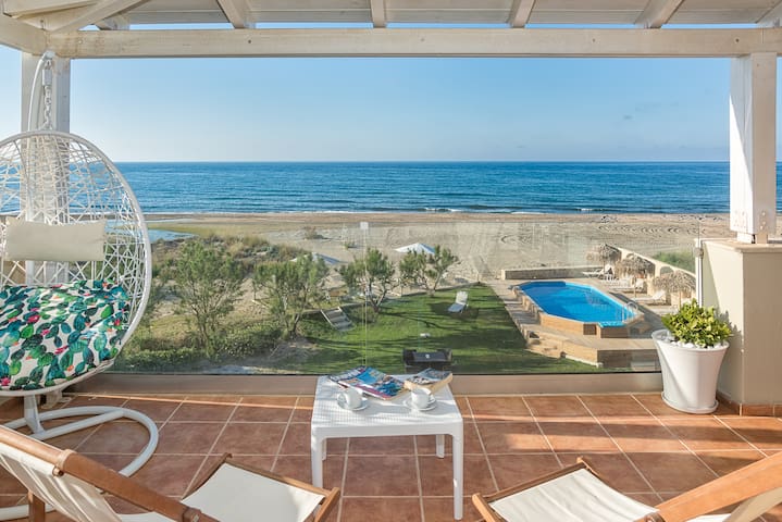 Aptenia Villa, on the beach