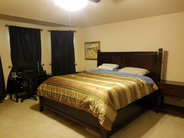 Just South of Austin. King size Tempur-pedic bed